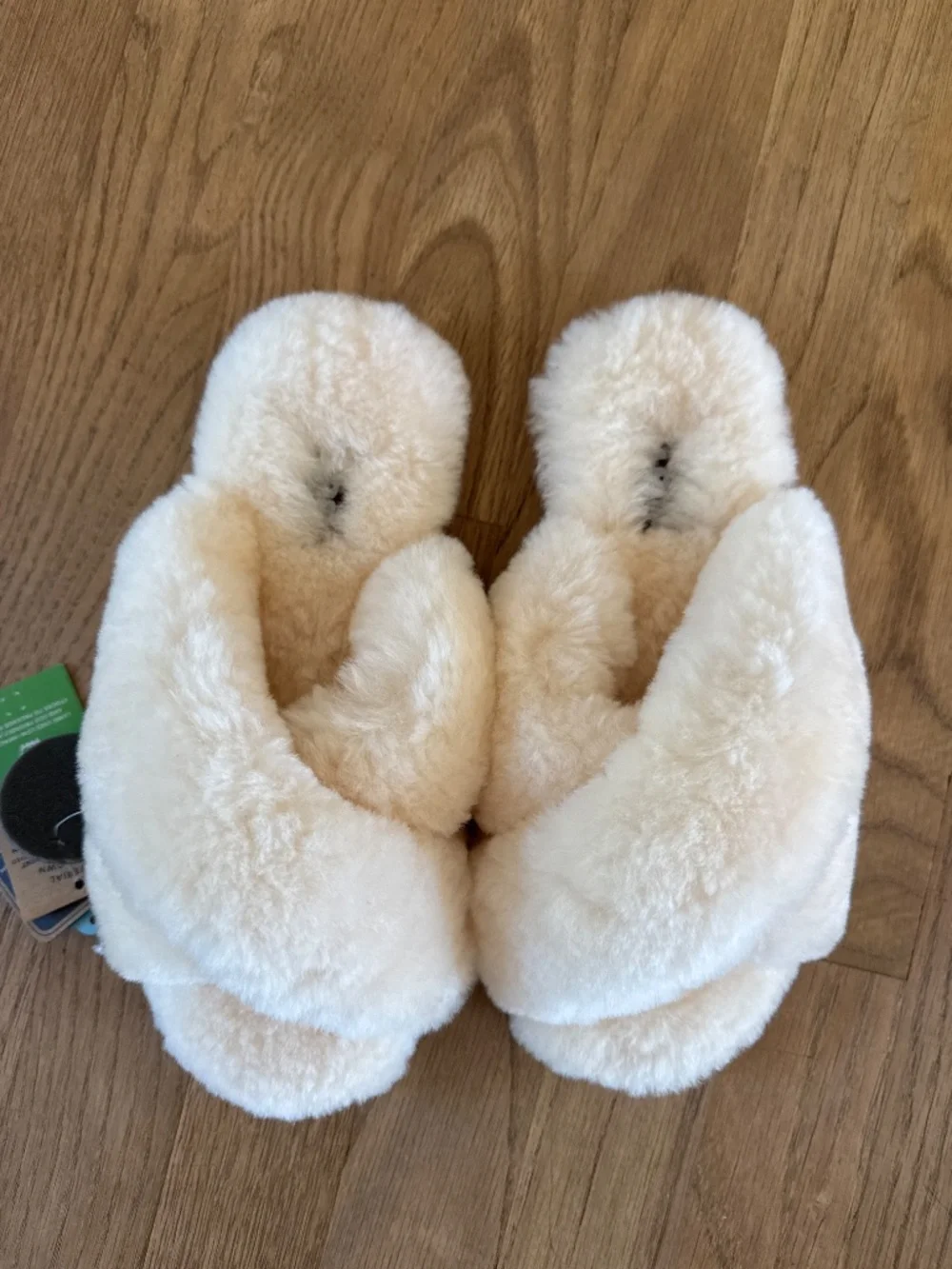 Lamofootwear white 100% wool Slippers